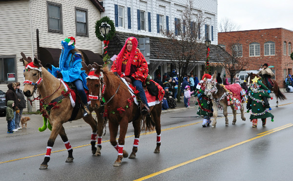 Lexington Michigan Old Fashioned Christmas Horse parade