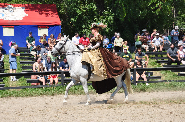 RoundTable Productions brings joust horses to the Michigan Renaissance Festival