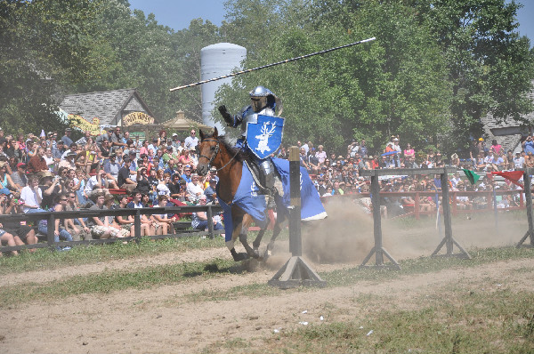 RoundTable Productions brings joust horses to the Michigan Renaissance Festival