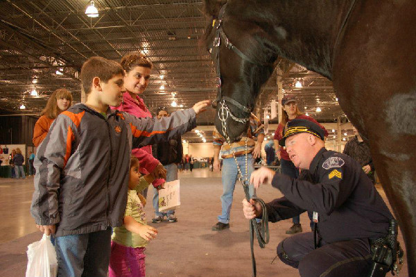 Detroit mounted police, an equestrian police unit