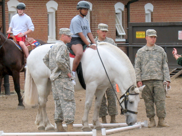 Caisson therapeutic riding