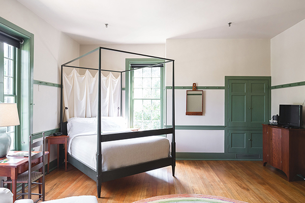 Shaker Village Spacious Room