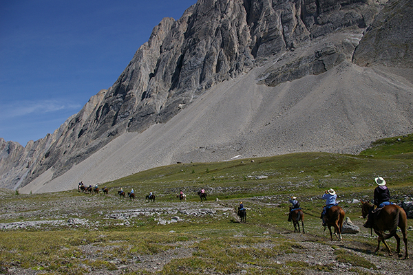 canadian rockies horseback riding