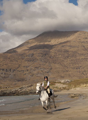 horseback riding on the beaches of connemara