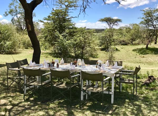 Lunch in the Mara