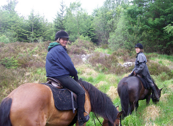 An Sibin horse riding