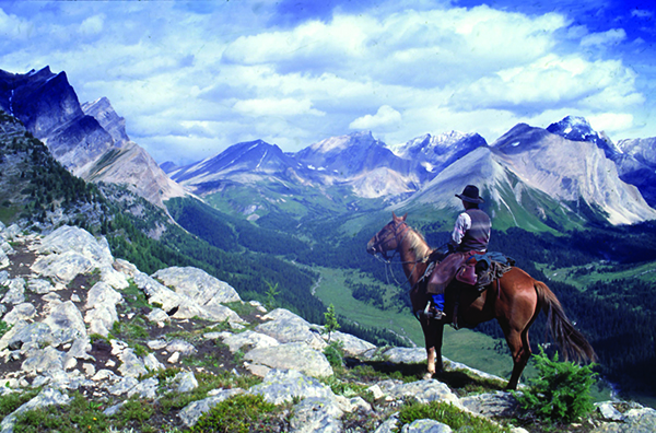 holiday on horseback canadian rockies