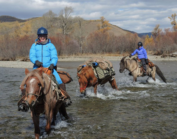Mongolia horse riding adventures
