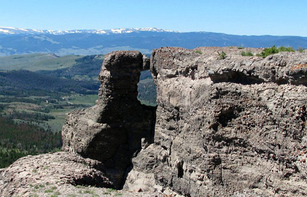 stone arch hole in the wall wyoming