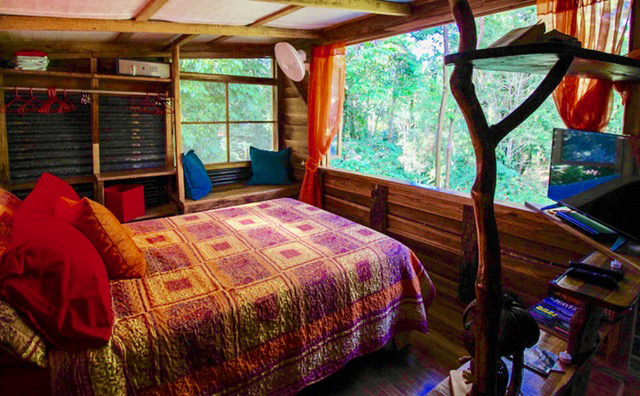 Treehouse accommodations costa rica