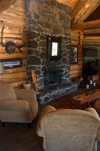 Tsylos Park Lodge, Interior