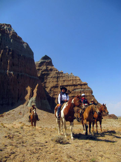 wyoming horseback vacations